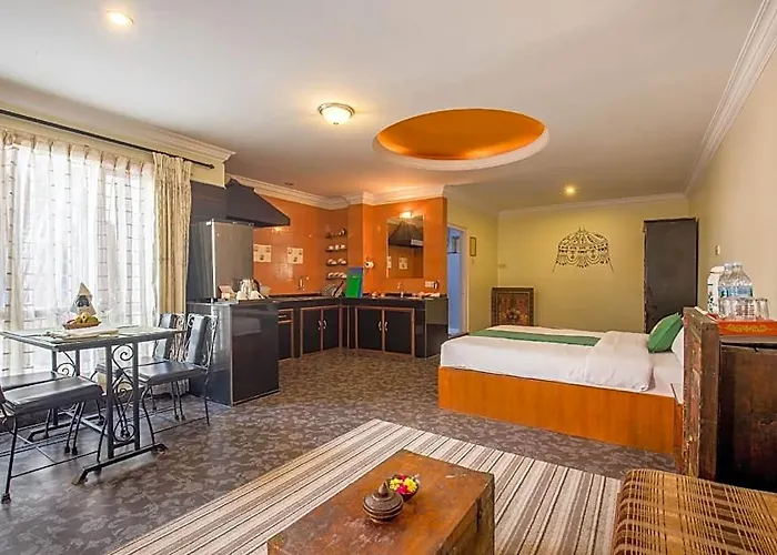 Hotel Green Hotel 2*