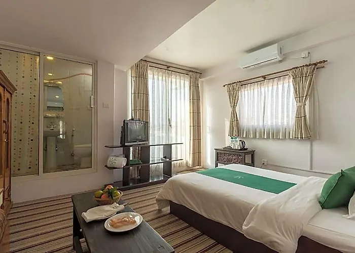 Green Hotel Hotel
